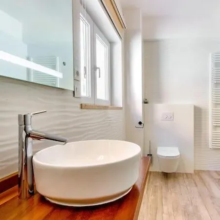 Vidiroti- Luxury 400 M2 Complex