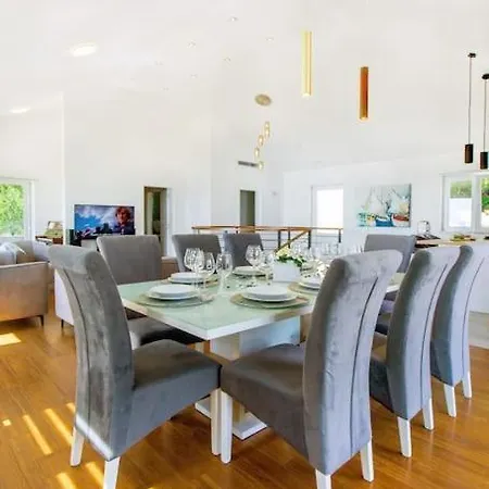 Vidiroti- Luxury 400 M2 Complex Feriehus