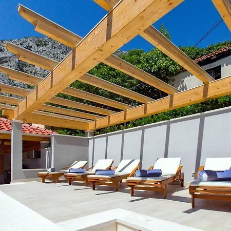 Vidiroti- Luxury 400 M2 Complex *